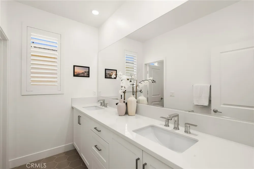 171 Junco Irvine, CA 92618