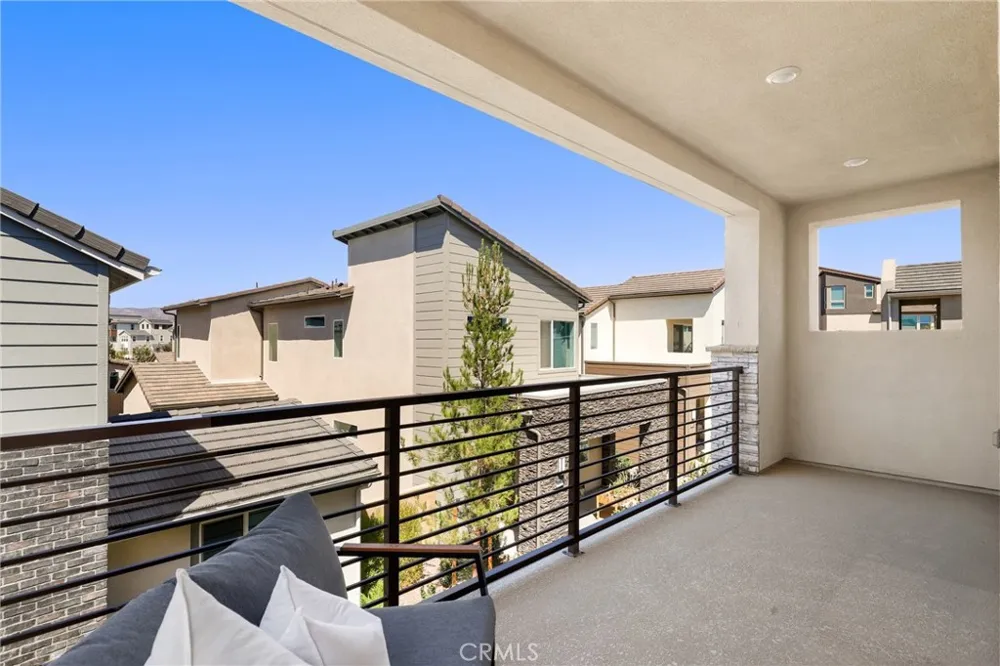 171 Junco Irvine, CA 92618