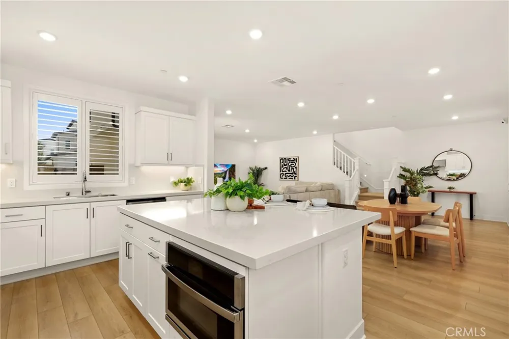 171 Junco Irvine, CA 92618