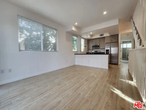 1211 Fedora Street