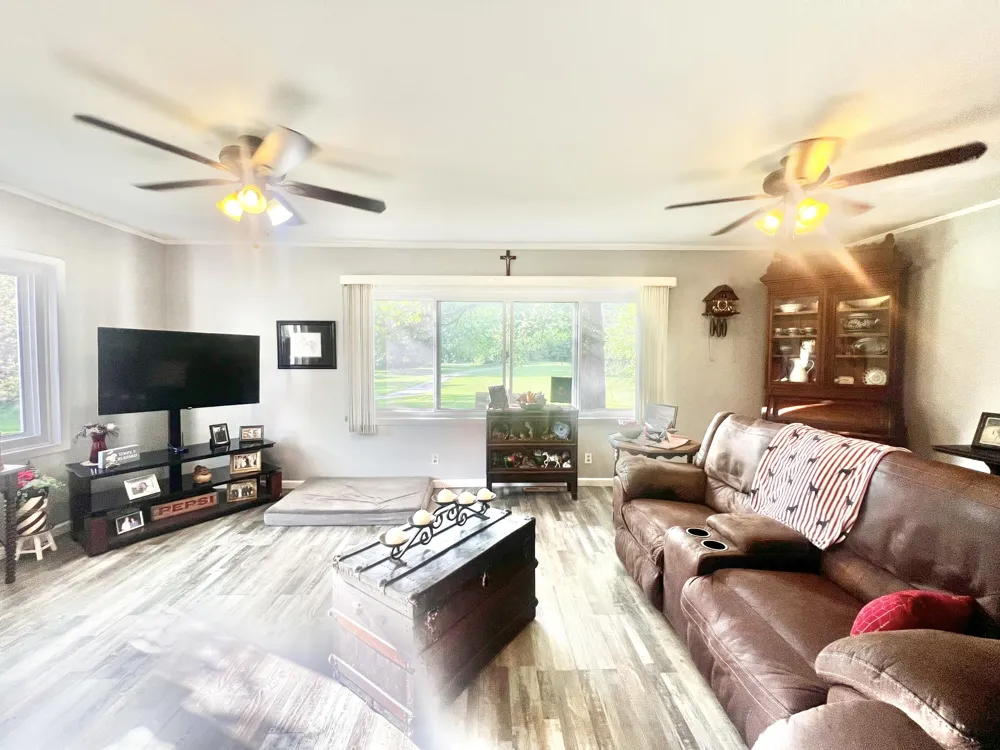 3979 W Bacon Road Hillsdale, MI 49242