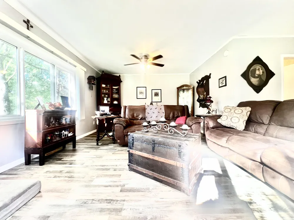 3979 W Bacon Road Hillsdale, MI 49242