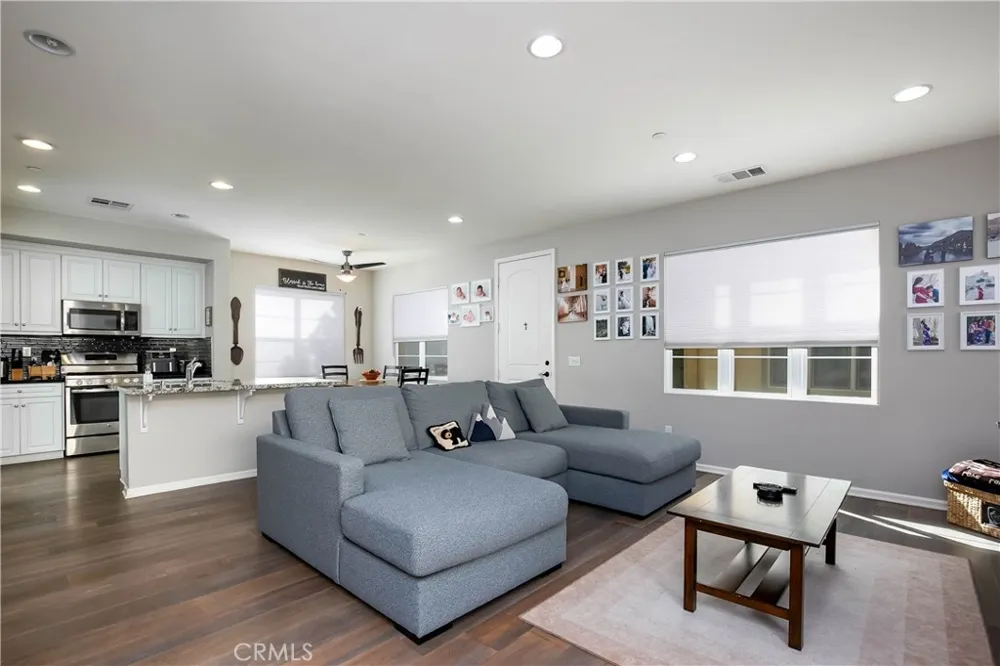 21716 Propello Saugus, CA 91350