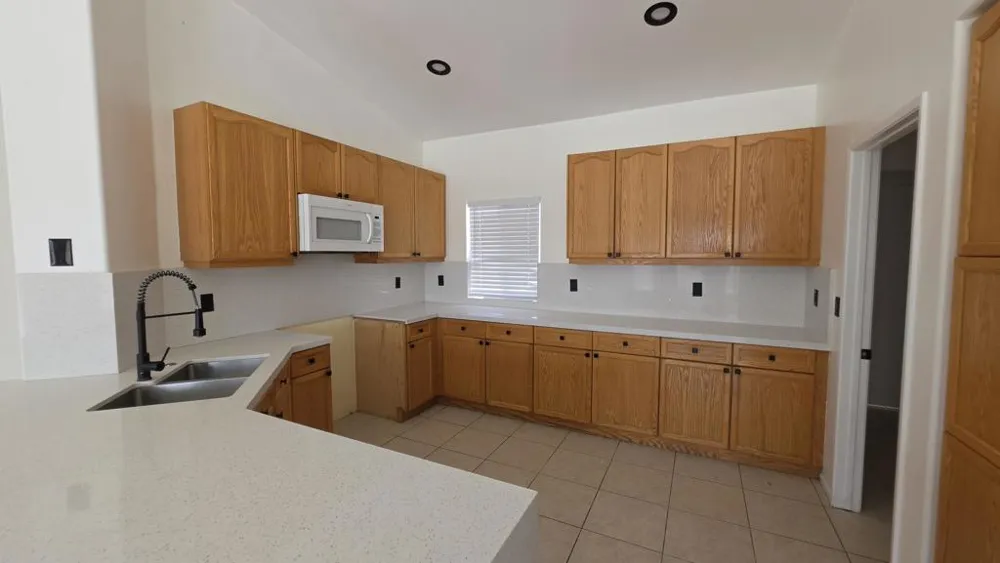 31240 ViA Ventana Thousand Palms, CA 92276