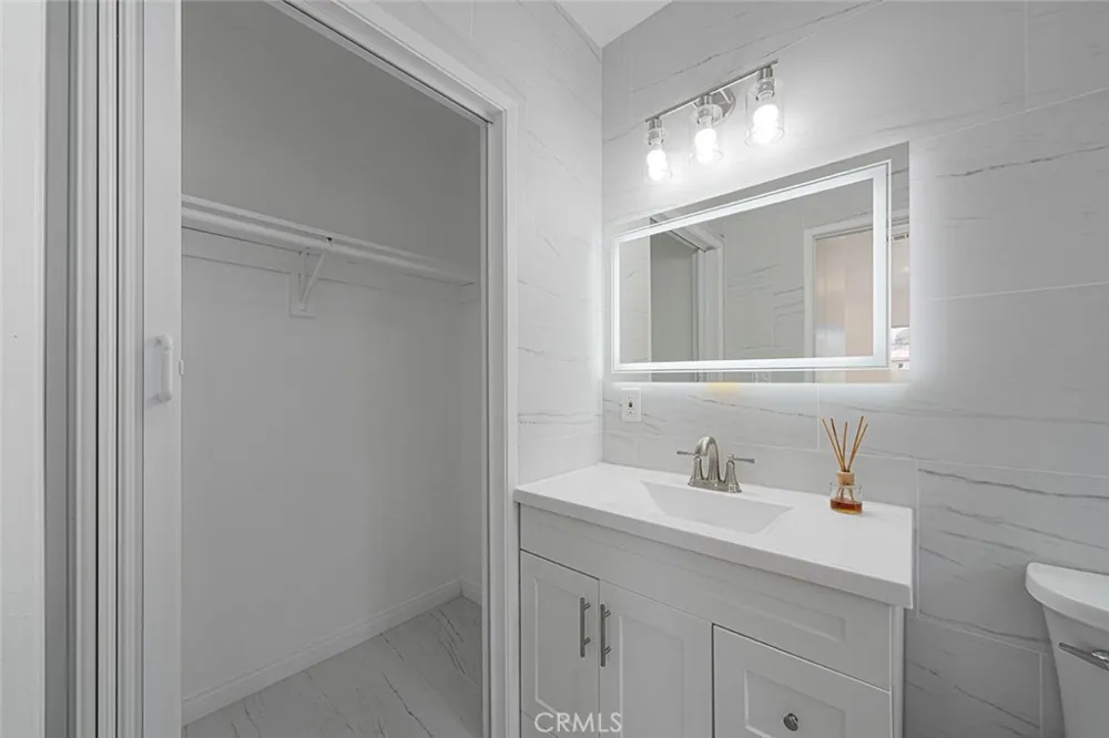 12930 Gilmore Avenue Los Angeles, CA 90066