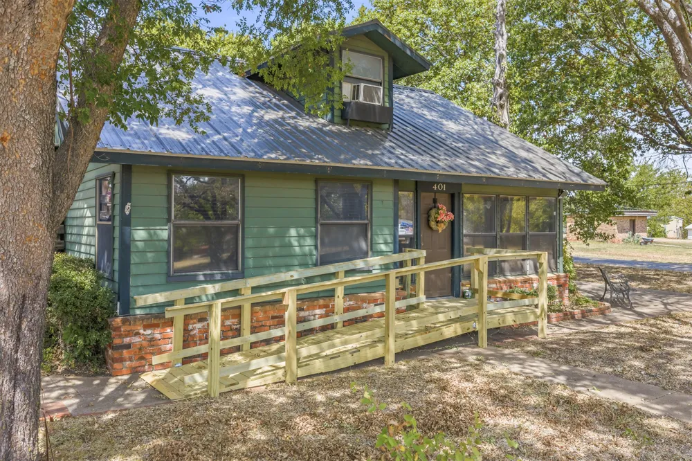 401 S 10th Street Comanche, OK 73529