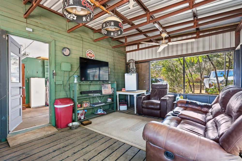 401 S 10th Street Comanche, OK 73529