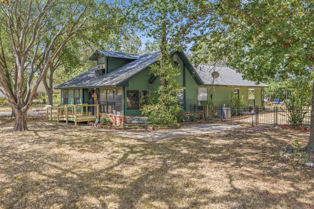 401 S 10th Street Comanche, OK 73529