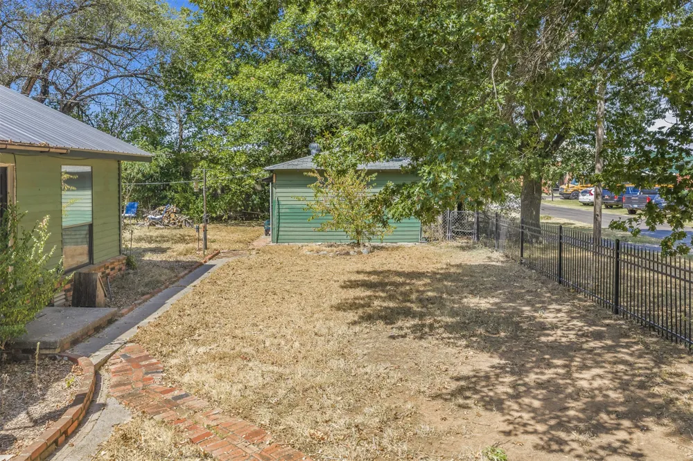 401 S 10th Street Comanche, OK 73529