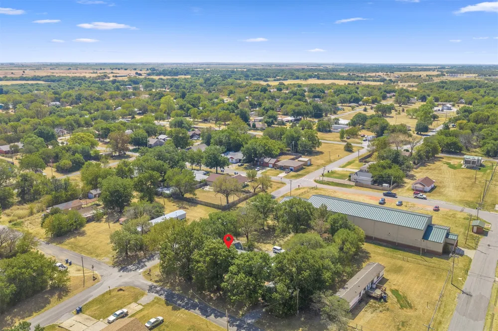 401 S 10th Street Comanche, OK 73529