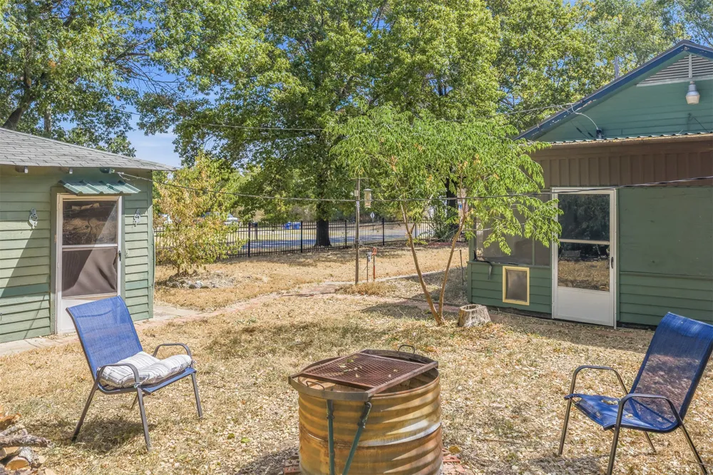 401 S 10th Street Comanche, OK 73529