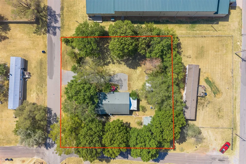 401 S 10th Street Comanche, OK 73529