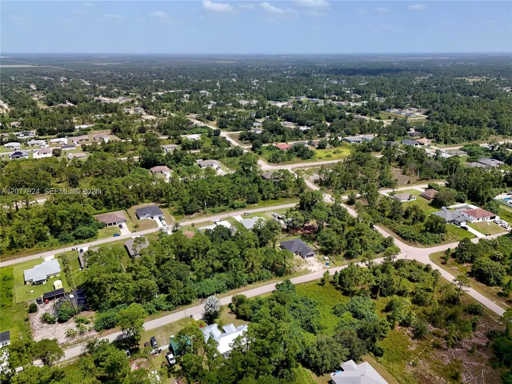 523 SUMMIT AVE Lehigh Acres, FL 33974