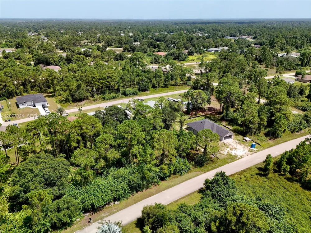 523 SUMMIT AVE Lehigh Acres, FL 33974