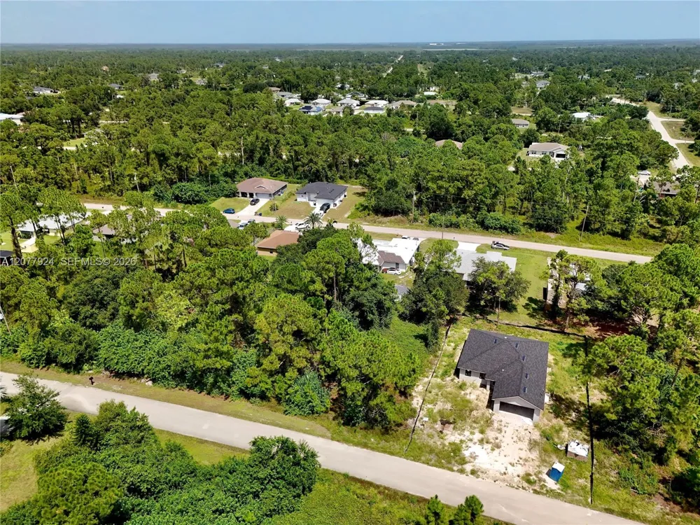 523 SUMMIT AVE Lehigh Acres, FL 33974