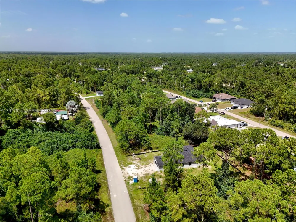 523 SUMMIT AVE Lehigh Acres, FL 33974