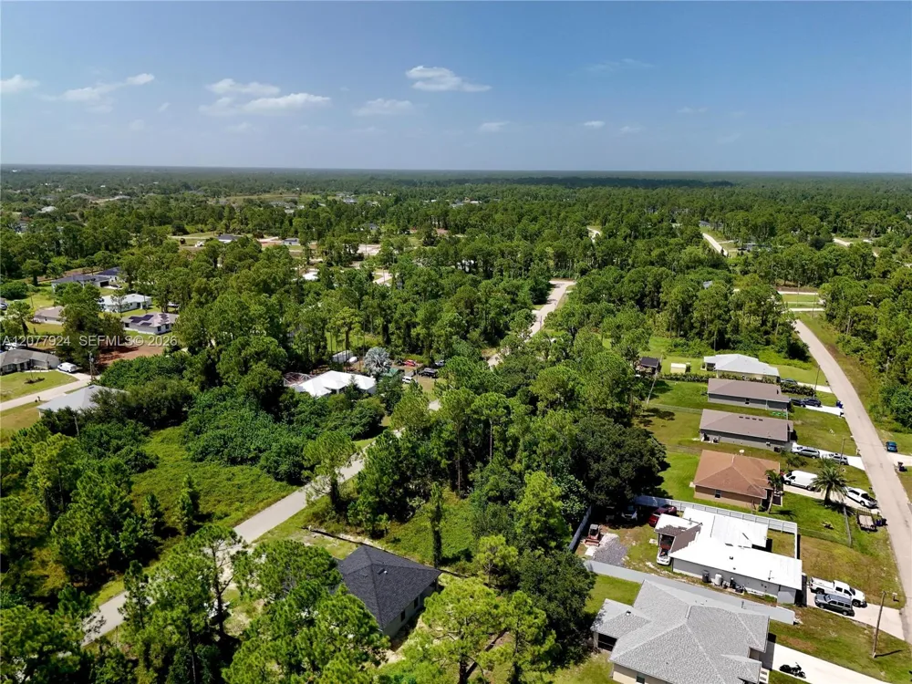 523 SUMMIT AVE Lehigh Acres, FL 33974