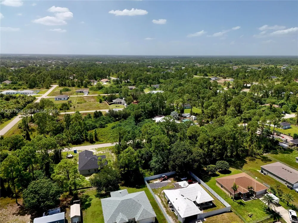 523 SUMMIT AVE Lehigh Acres, FL 33974