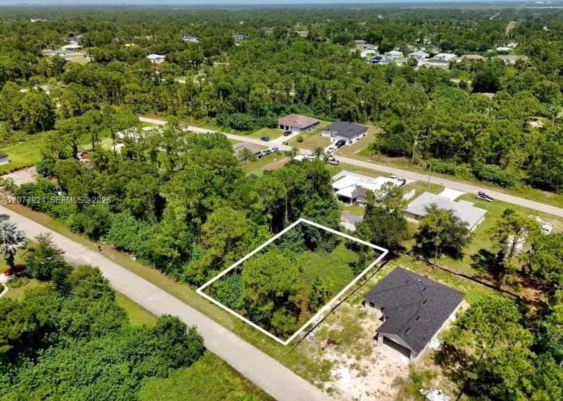 523 SUMMIT AVE Lehigh Acres, FL 33974