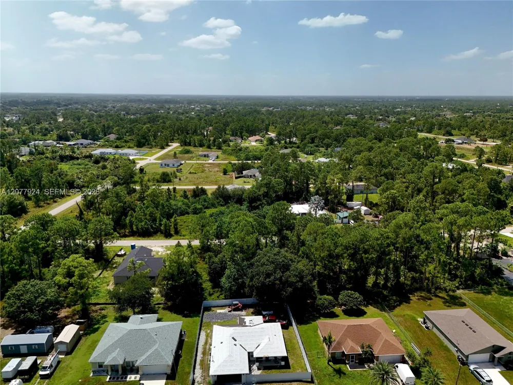 523 SUMMIT AVE Lehigh Acres, FL 33974