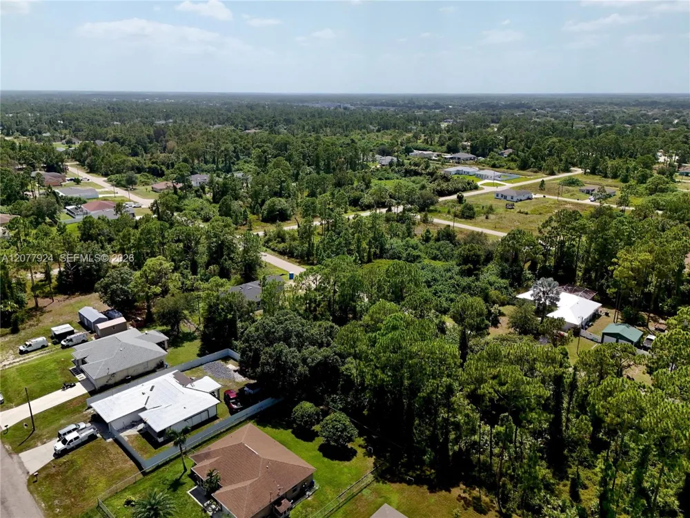 523 SUMMIT AVE Lehigh Acres, FL 33974