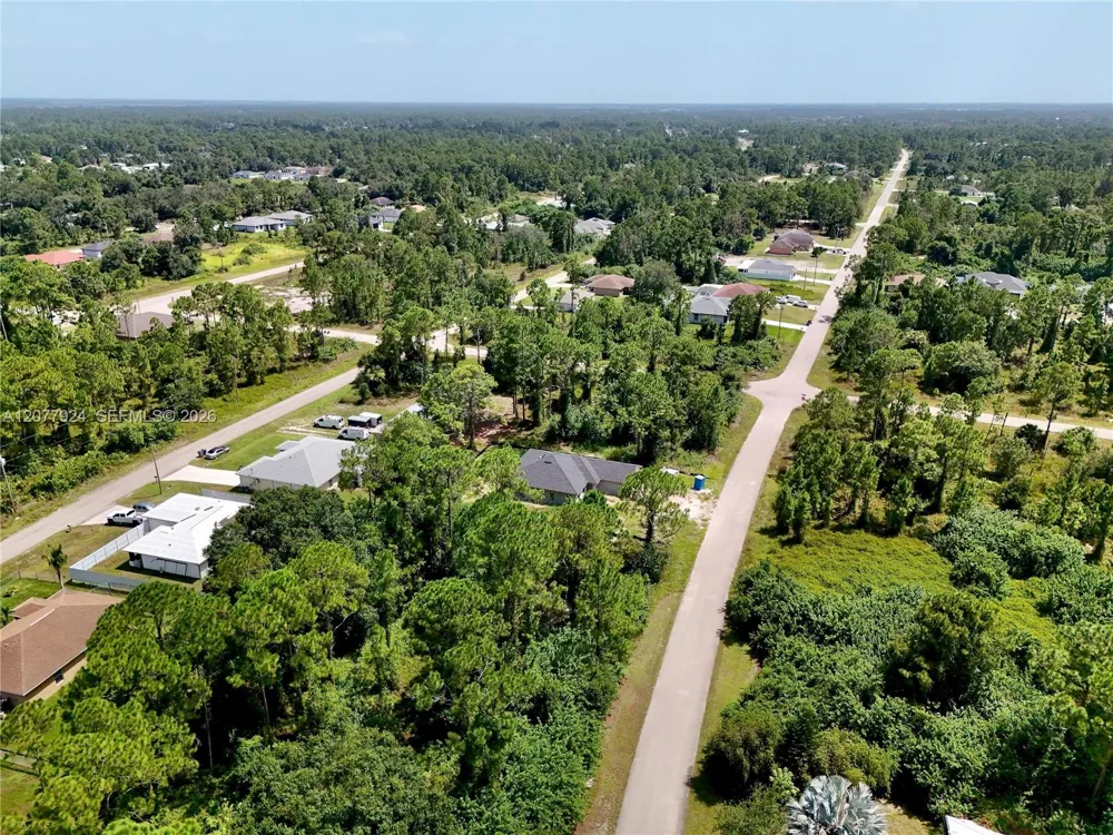 523 SUMMIT AVE Lehigh Acres, FL 33974