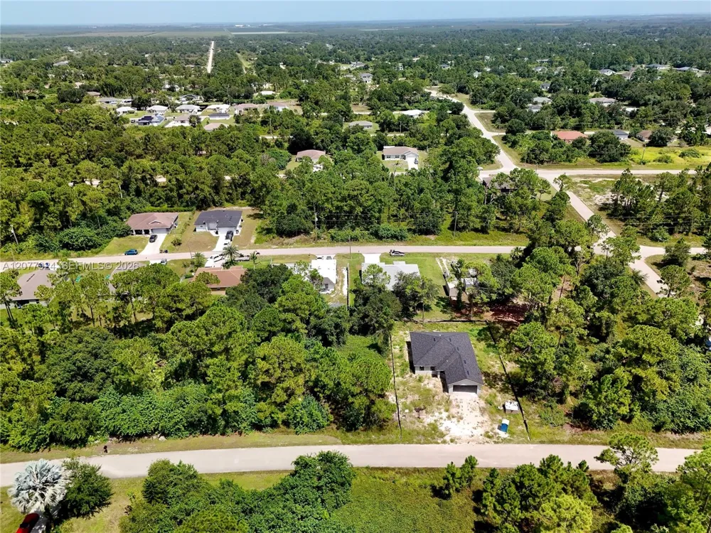 523 SUMMIT AVE Lehigh Acres, FL 33974