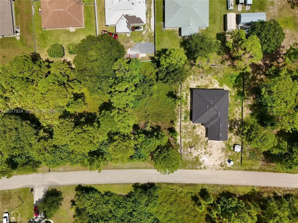 523 SUMMIT AVE Lehigh Acres, FL 33974