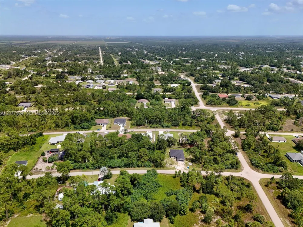 523 SUMMIT AVE Lehigh Acres, FL 33974