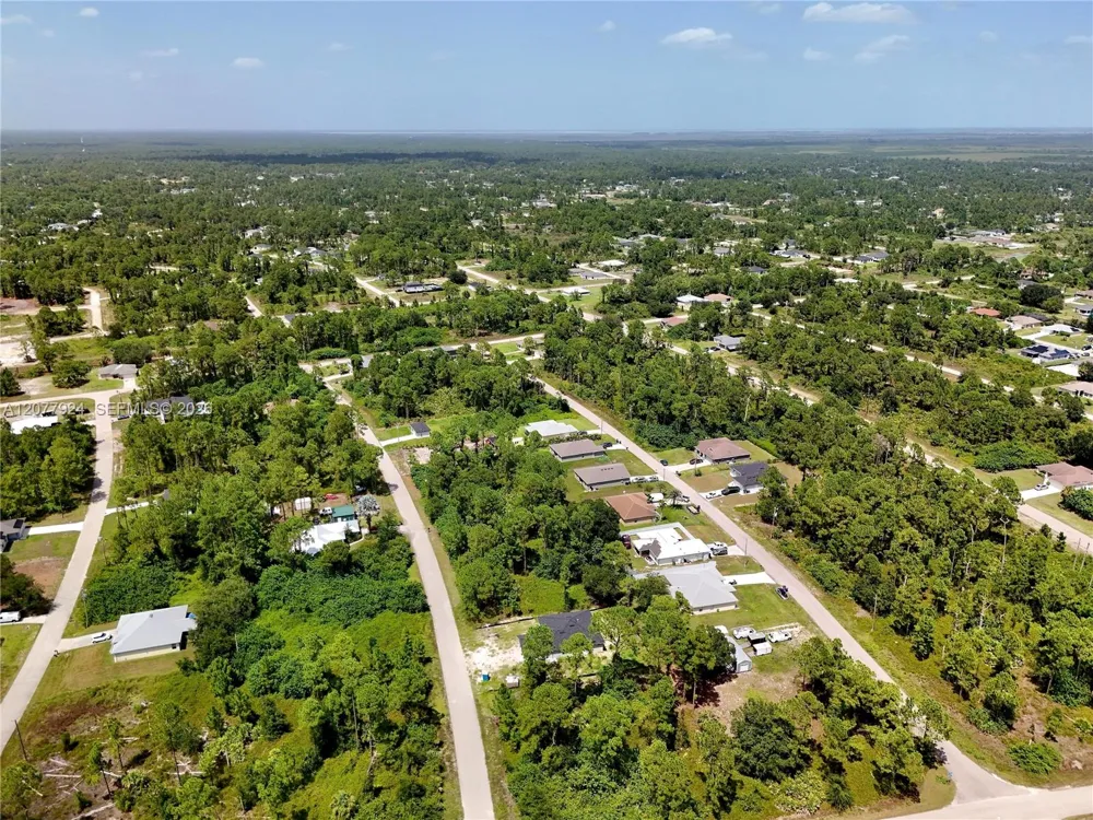 523 SUMMIT AVE Lehigh Acres, FL 33974