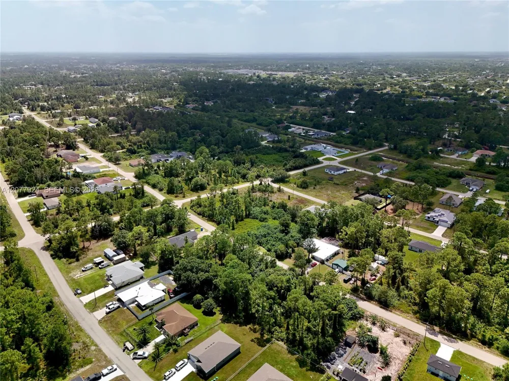 523 SUMMIT AVE Lehigh Acres, FL 33974