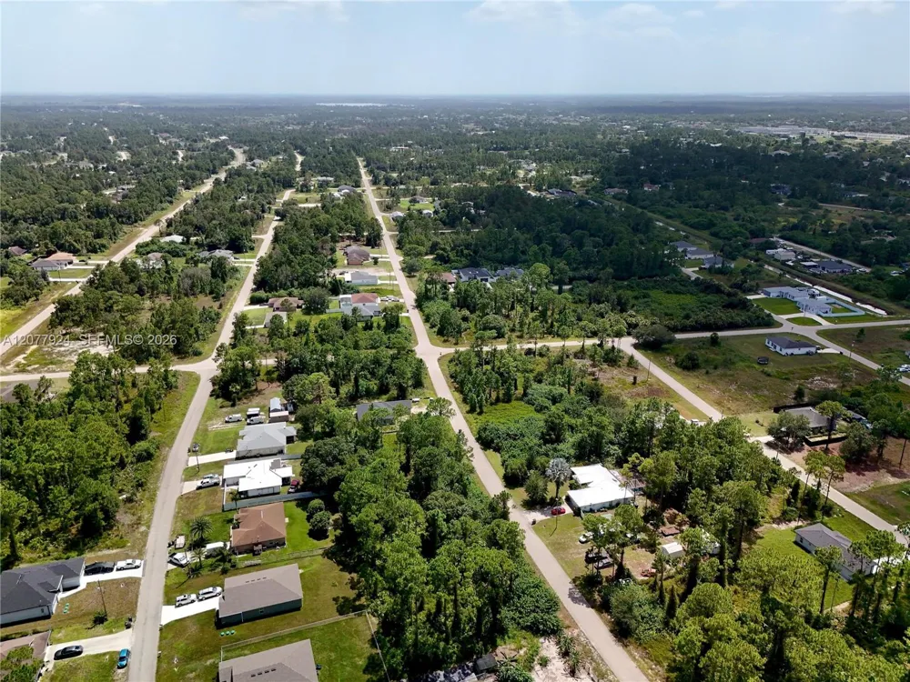 523 SUMMIT AVE Lehigh Acres, FL 33974