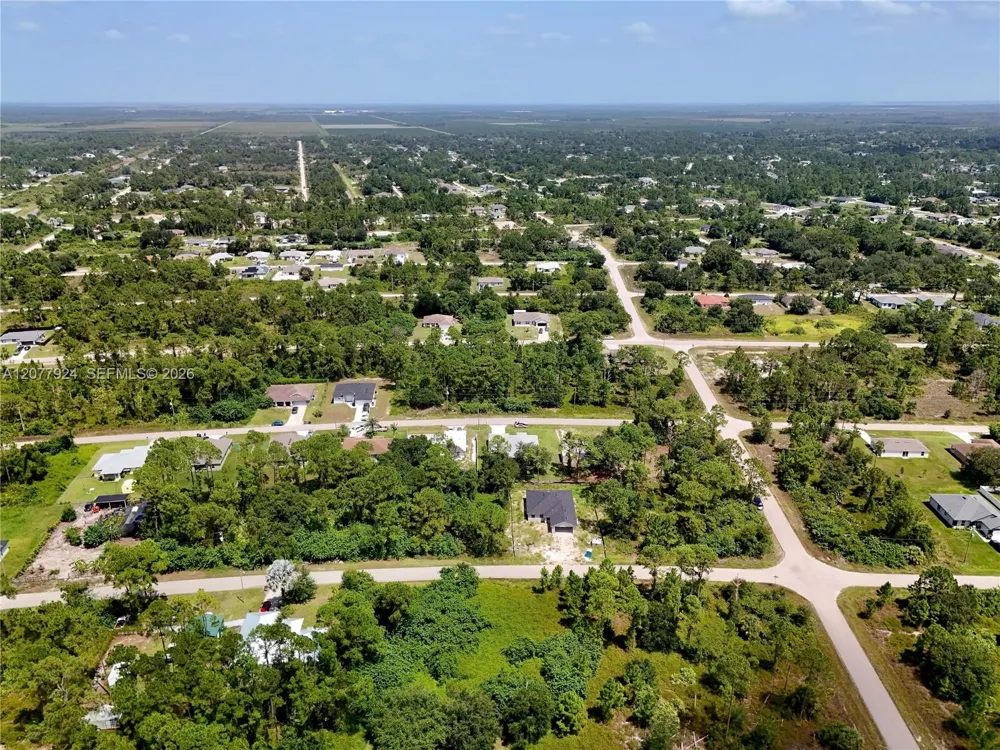 523 SUMMIT AVE Lehigh Acres, FL 33974