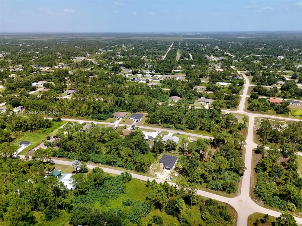 523 SUMMIT AVE Lehigh Acres, FL 33974
