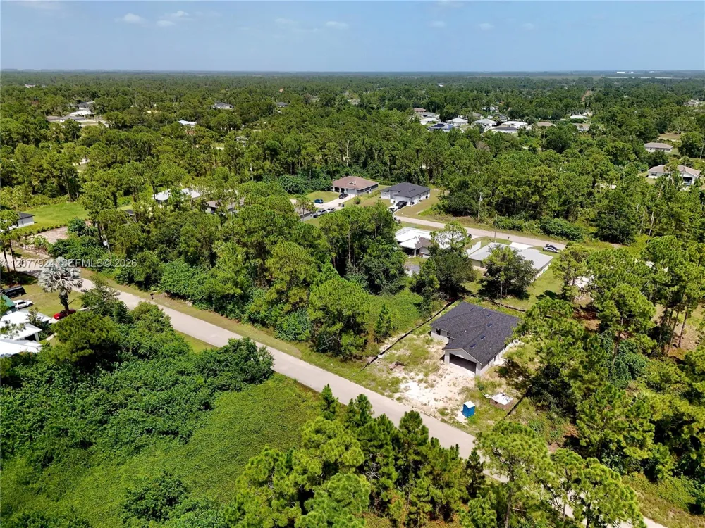 523 SUMMIT AVE Lehigh Acres, FL 33974