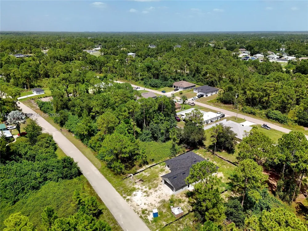 523 SUMMIT AVE Lehigh Acres, FL 33974