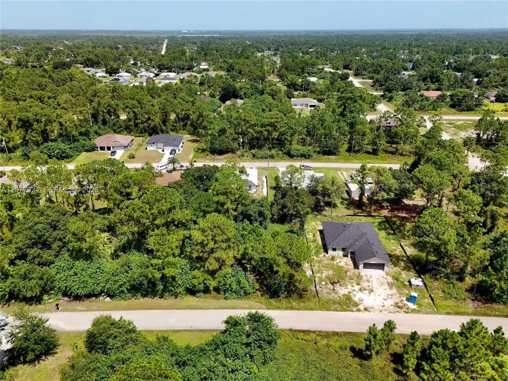 523 SUMMIT AVE Lehigh Acres, FL 33974