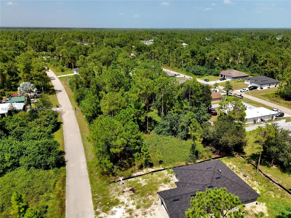 523 SUMMIT AVE Lehigh Acres, FL 33974