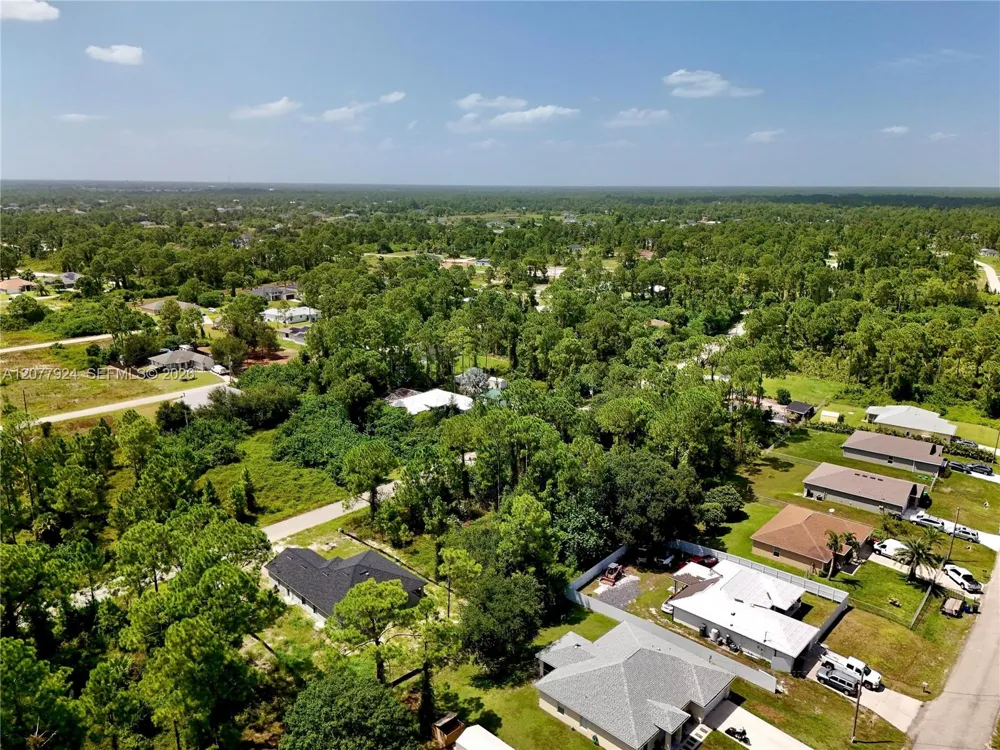 523 SUMMIT AVE Lehigh Acres, FL 33974
