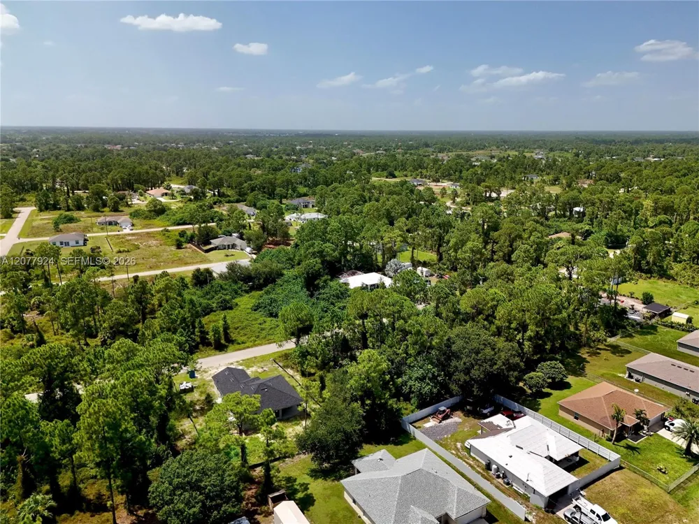 523 SUMMIT AVE Lehigh Acres, FL 33974