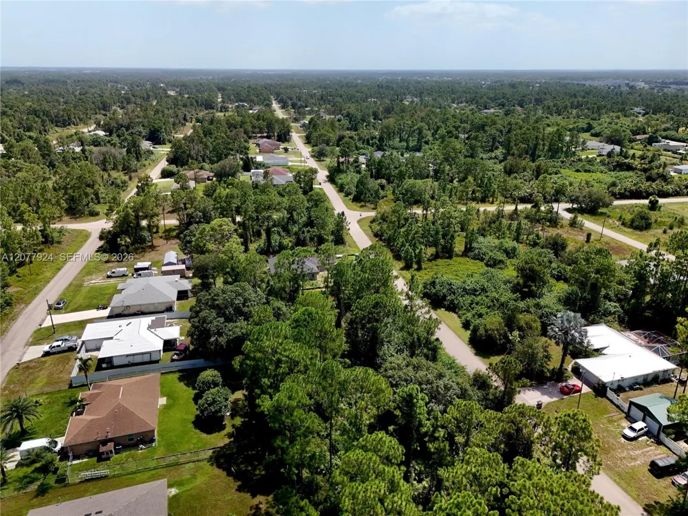 523 SUMMIT AVE Lehigh Acres, FL 33974