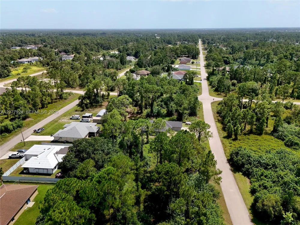 523 SUMMIT AVE Lehigh Acres, FL 33974