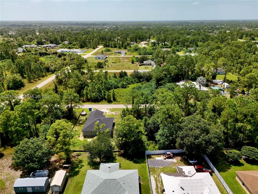 523 SUMMIT AVE Lehigh Acres, FL 33974