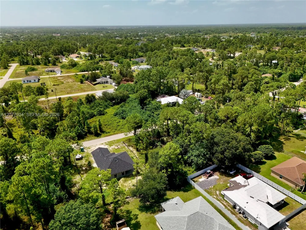 523 SUMMIT AVE Lehigh Acres, FL 33974