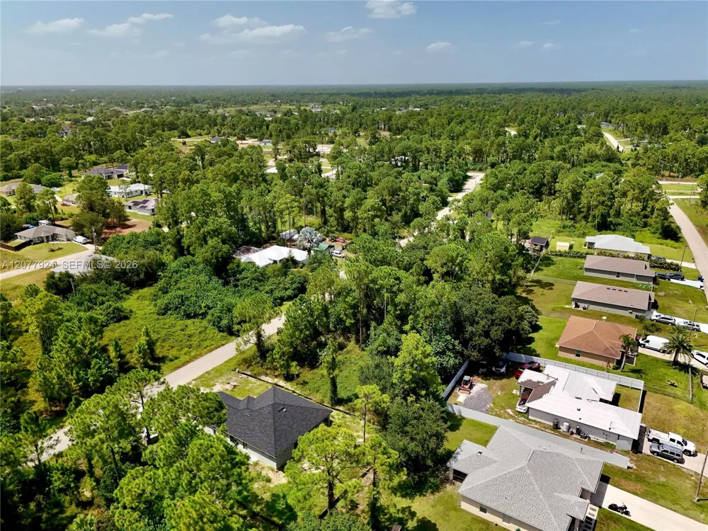 523 SUMMIT AVE Lehigh Acres, FL 33974