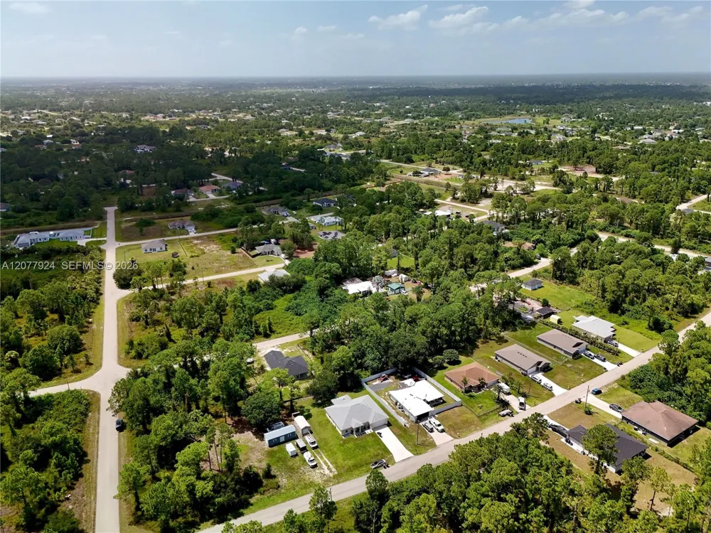 523 SUMMIT AVE Lehigh Acres, FL 33974