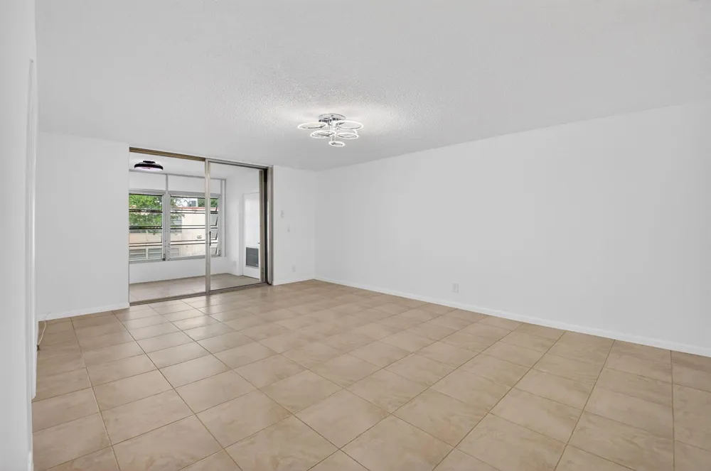 10 Willowbrook Lane #207 Delray Beach, FL 33446