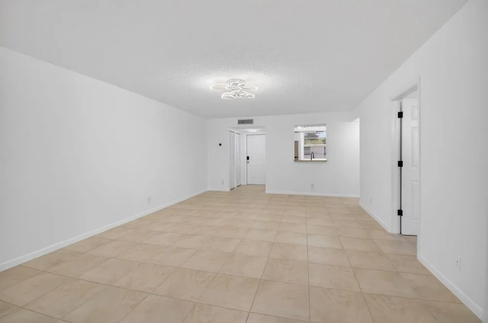 10 Willowbrook Lane #207 Delray Beach, FL 33446