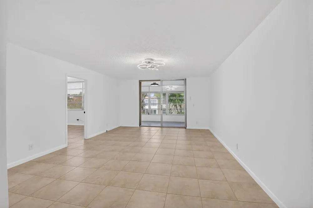 10 Willowbrook Lane #207 Delray Beach, FL 33446