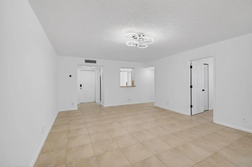 10 Willowbrook Lane #207 Delray Beach, FL 33446